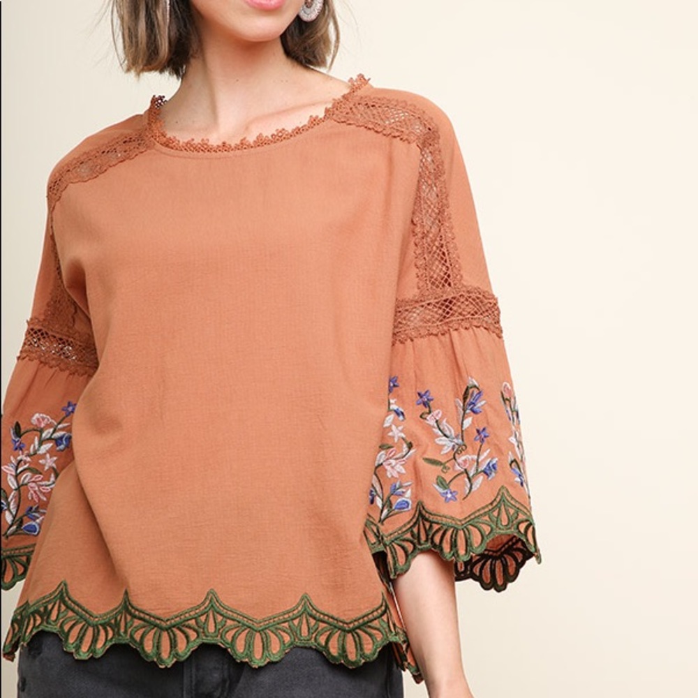 Umgee embroidered bell sleeve top in clay NWT